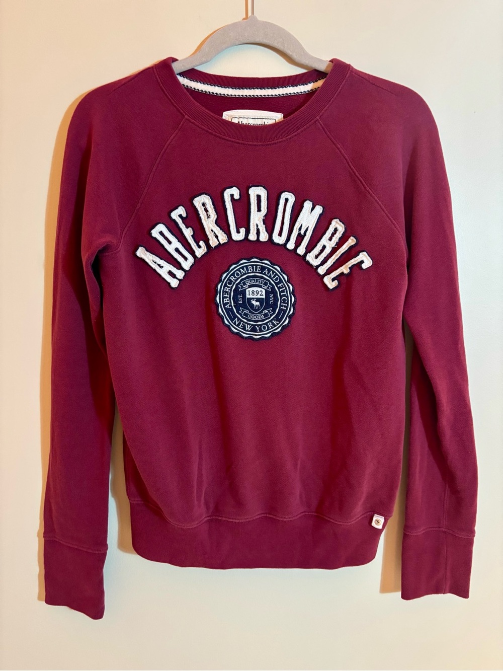 Abercrombie & Fitch Women's Y2K Vintage Style Crewneck Sweatshirt Burgundy Small